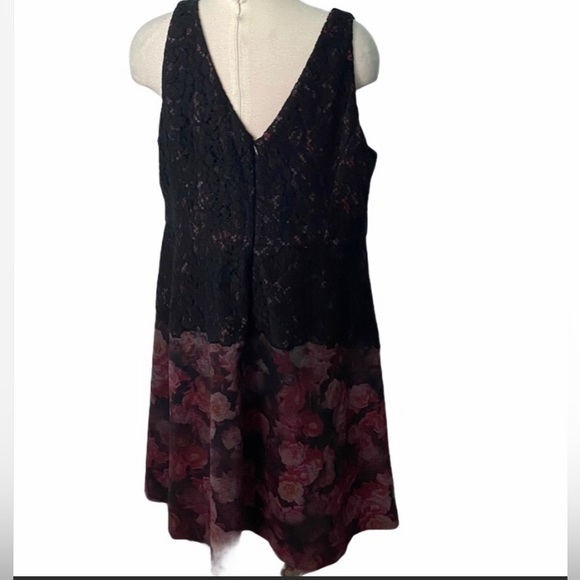 Adrianna Papell v-neck lace dress sleeveless - Picture 6 of 6